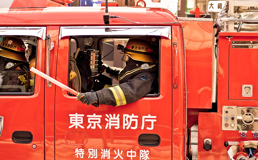 Here comes the firefighters!